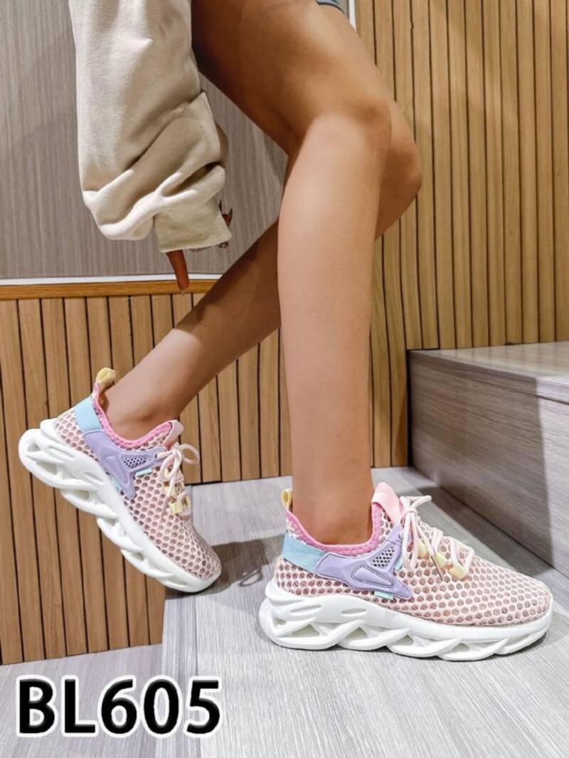 Buty sportowe damskie Roz 36-41 / 12 par 1